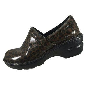 BOC Born Concept Clogs Womens 7.5 Brown Leopard Print BC8638